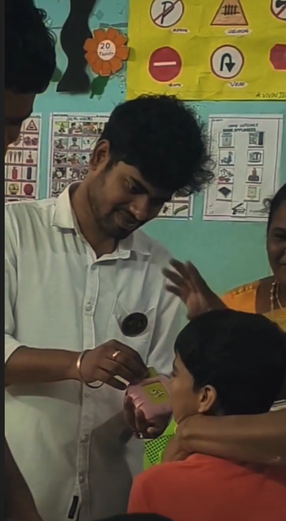 SIRIPPIN DEEPAM - Image 2